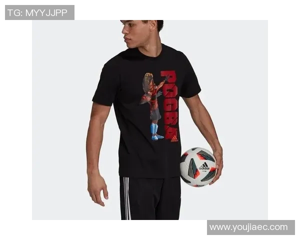 足球明星夏季休闲短袖时尚搭配图片欣赏与潮流趋势分析